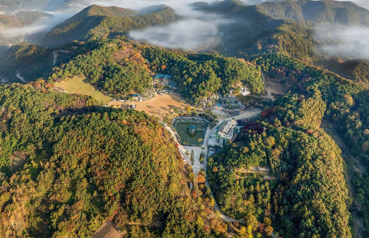 하나님의 승리를 상징하는 월명동 우승컵 모양 지형